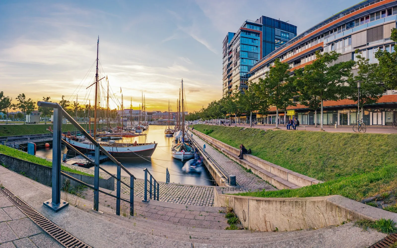 Förde und Hafen von Kiel mit Segelbooten
